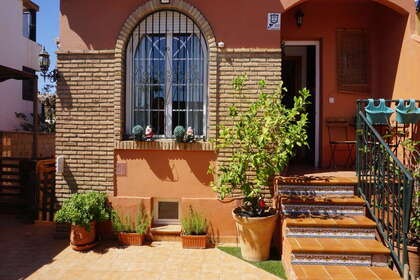 Semidetached house for sale in La Quinta, Alhendín, Granada. 